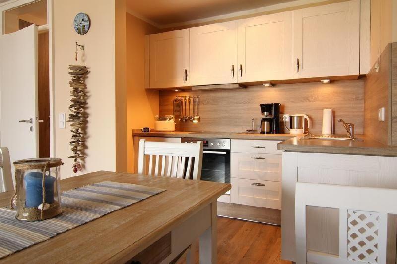 Sylter-Bernstein Apartment Вестерланд Екстериор снимка